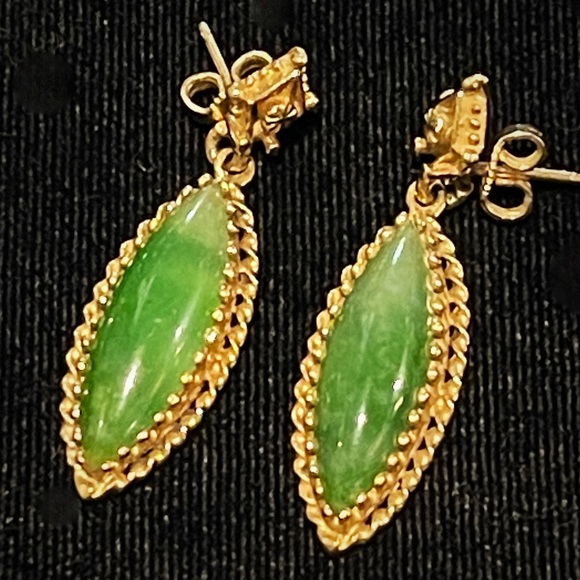 ✨Elegant 14k Solid Gold Vintage Jadeite Earrings - Picture 2 of 4